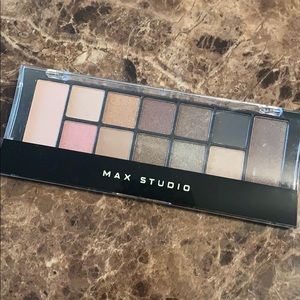 Max Studio Eyeshadow Palette